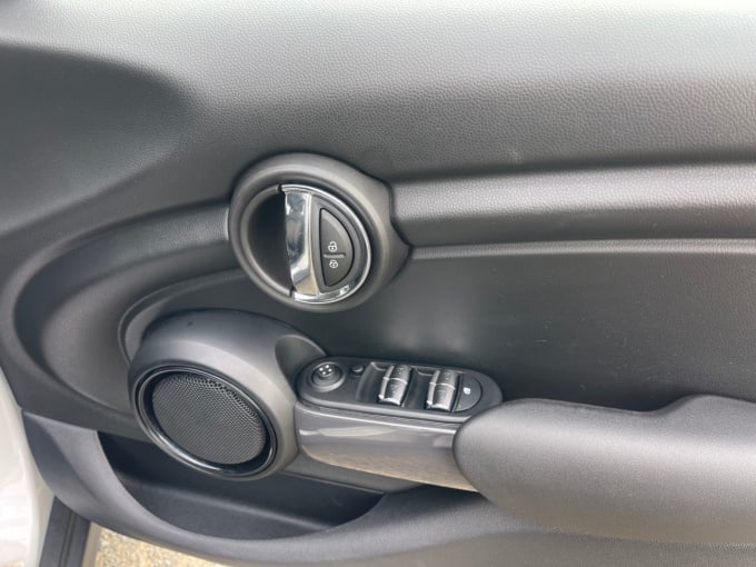 2025 Mini Hatch