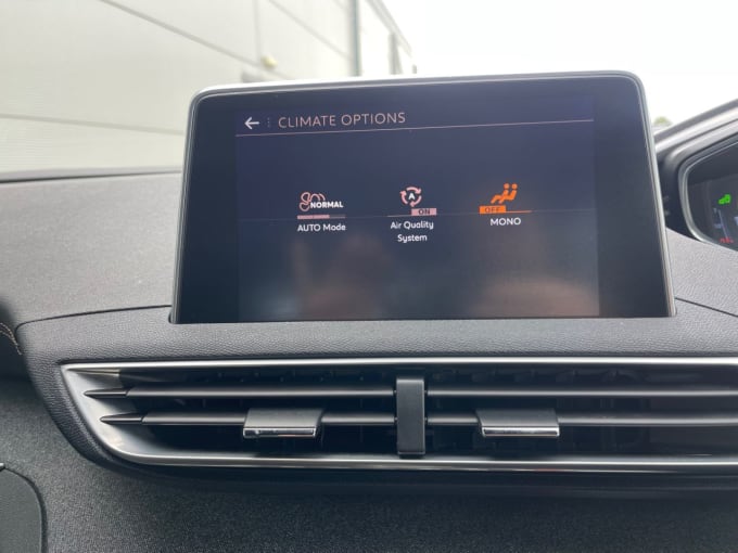 2025 Peugeot 3008