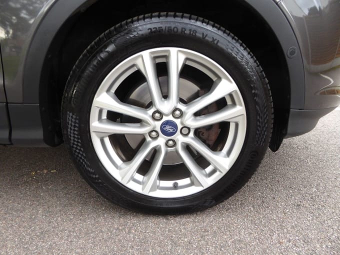 2025 Ford Kuga