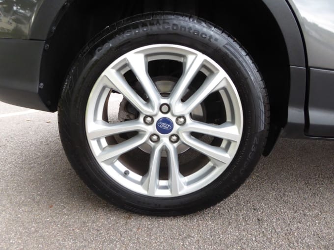 2025 Ford Kuga