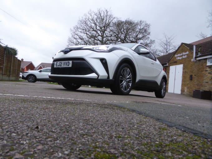 2025 Toyota C-hr