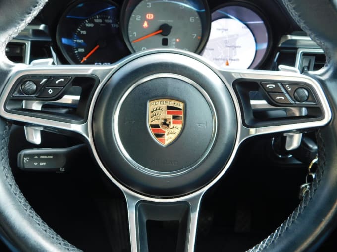 2025 Porsche Macan