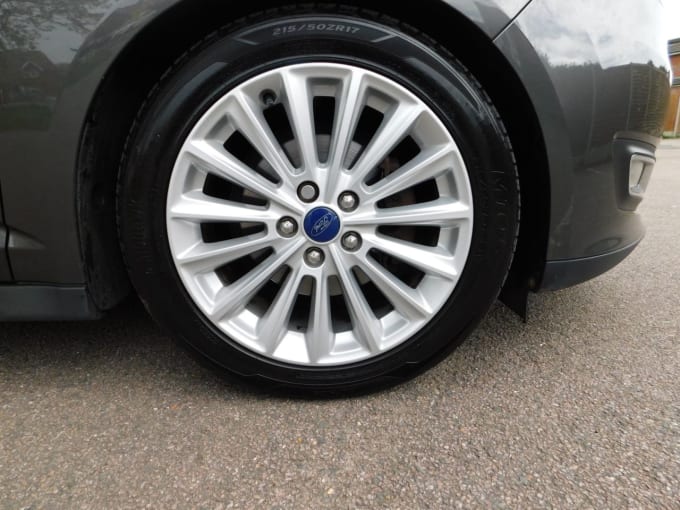 2025 Ford C-max