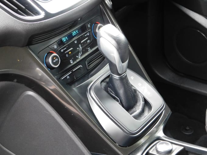 2025 Ford C-max