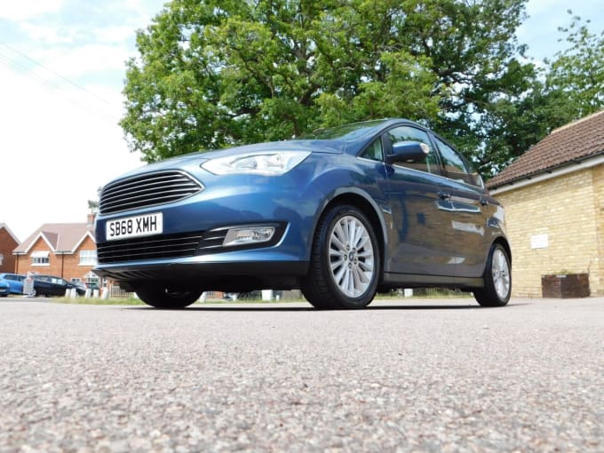 2025 Ford C-max