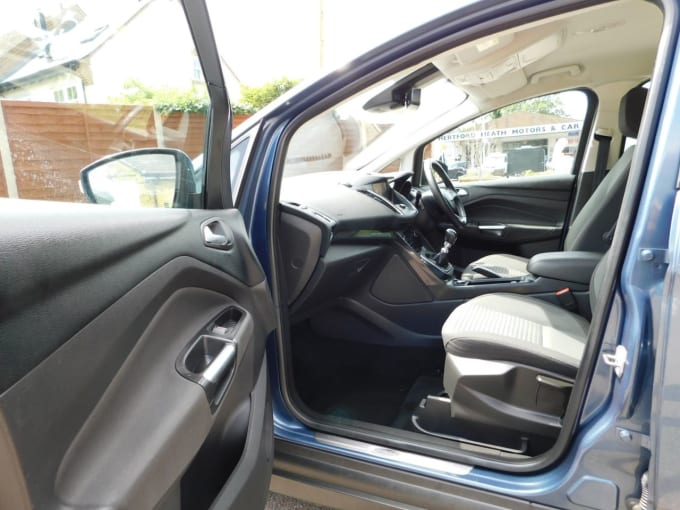 2025 Ford C-max