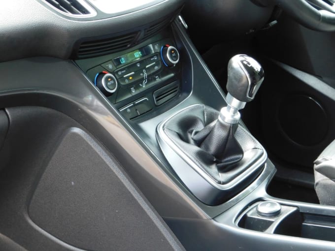 2025 Ford C-max