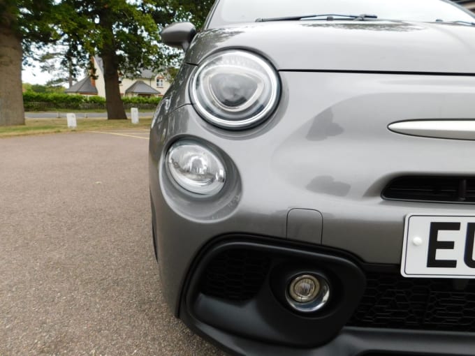 2025 Abarth 595