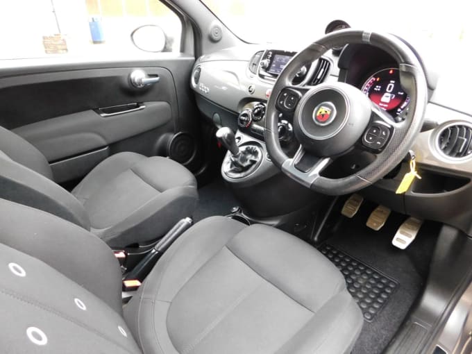 2025 Abarth 595
