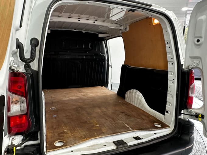 2025 Vauxhall Combo