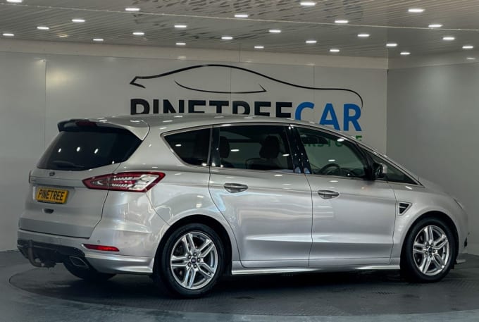 2025 Ford S-max