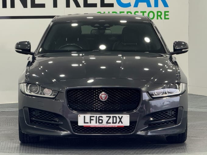 2025 Jaguar Xe