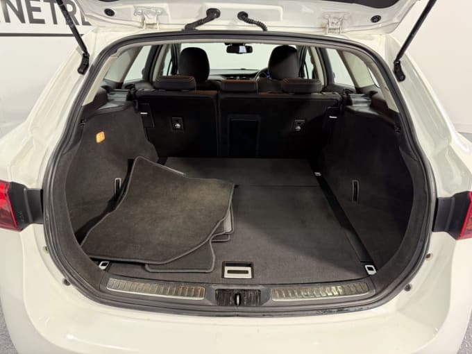 2025 Toyota Avensis