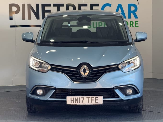 2025 Renault Scenic