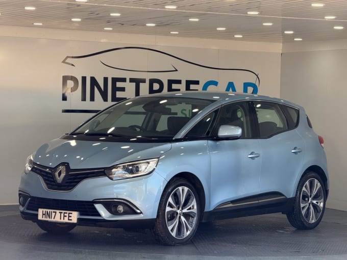 2025 Renault Scenic