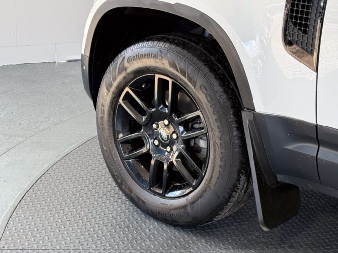 2025 Land Rover Defender