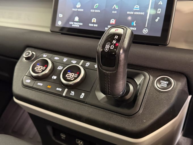2025 Land Rover Defender