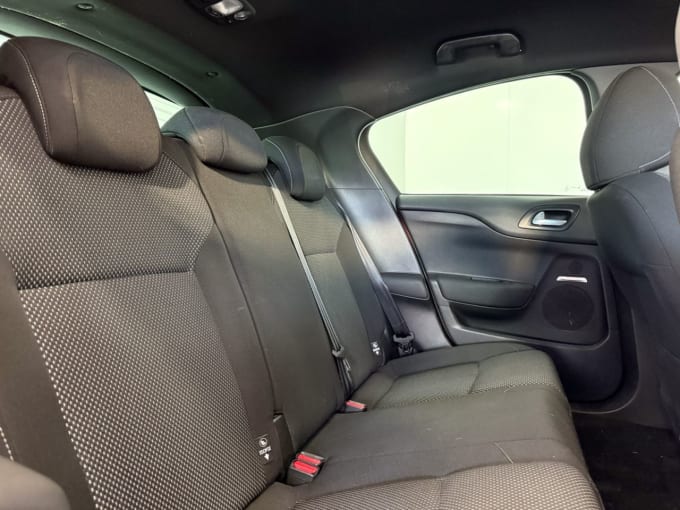 2025 Ds Automobiles Ds 4