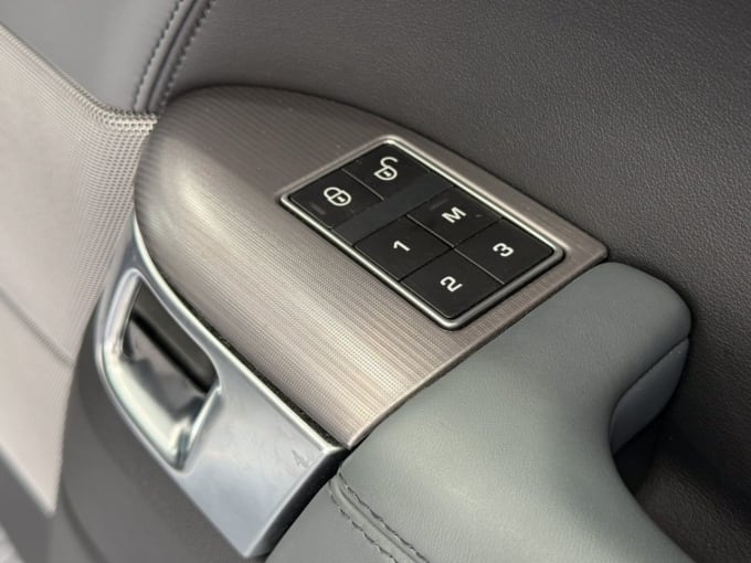 2025 Land Rover Range Rover Sport