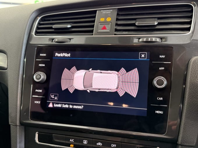 2025 Volkswagen Golf