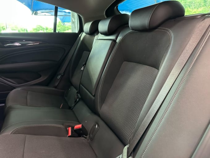 2025 Vauxhall Insignia