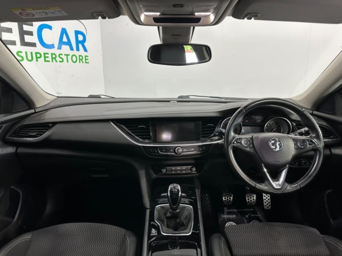 2025 Vauxhall Insignia