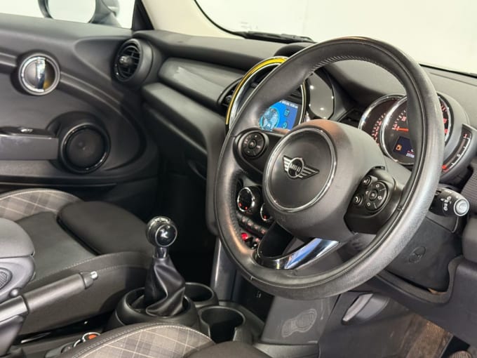 2025 Mini Hatch