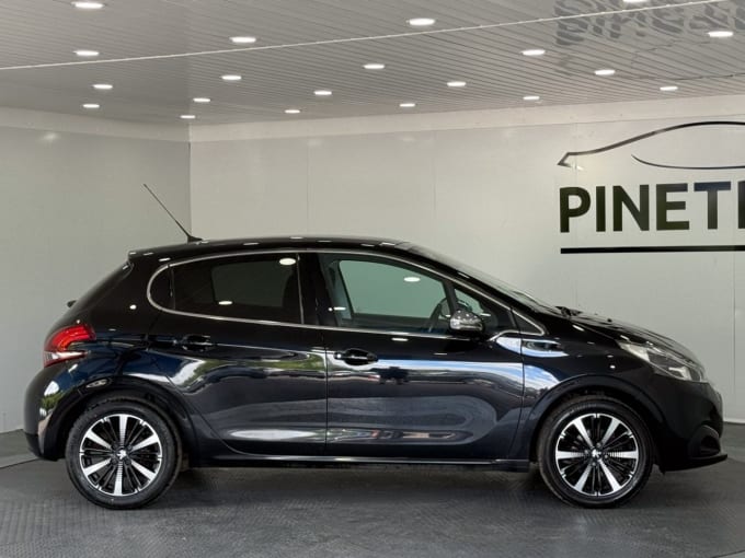 2025 Peugeot 208