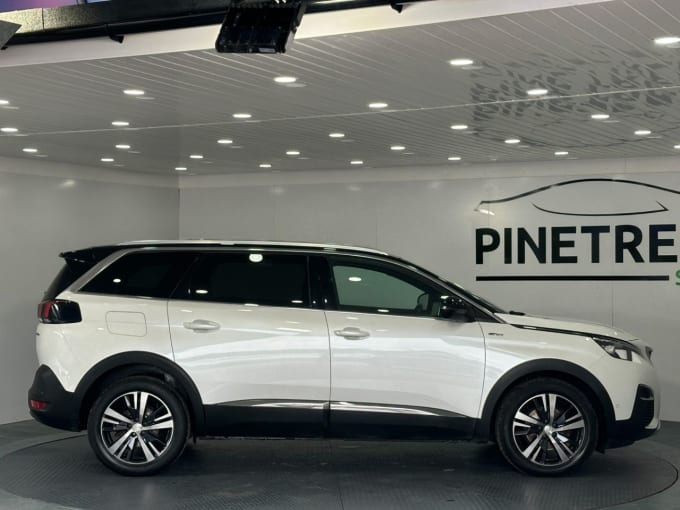 2025 Peugeot 5008