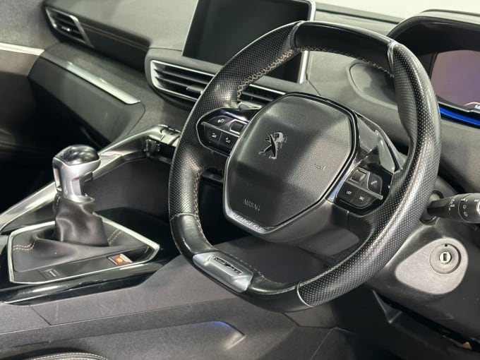 2025 Peugeot 5008
