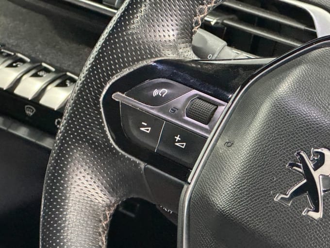 2025 Peugeot 5008