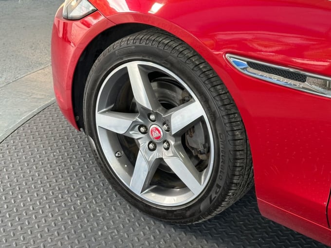 2025 Jaguar Xe
