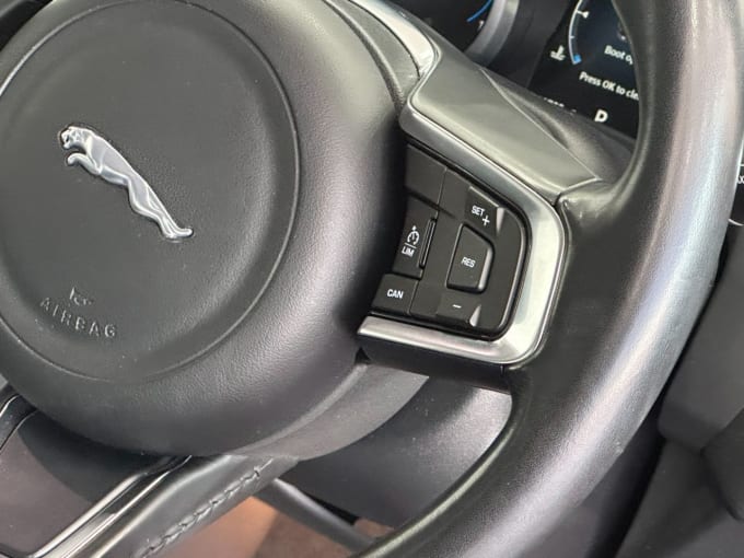 2025 Jaguar Xe