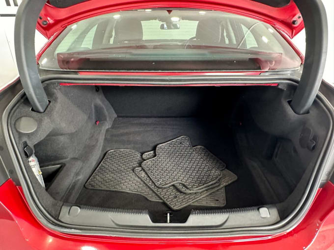 2025 Jaguar Xe