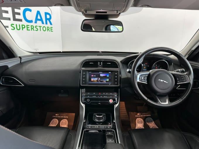 2025 Jaguar Xe