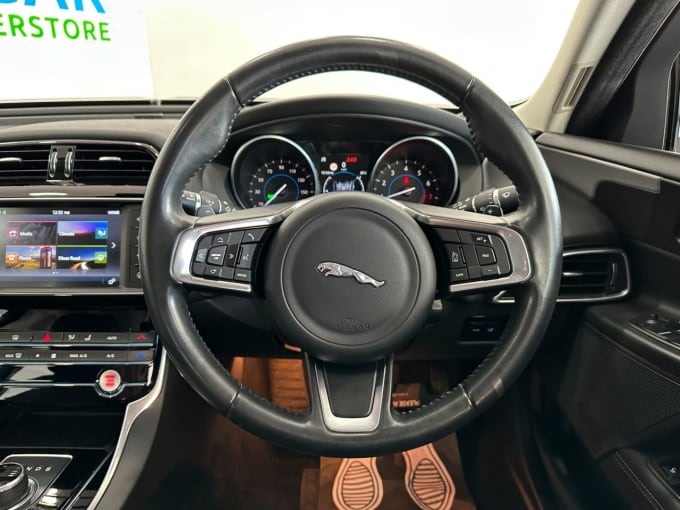 2025 Jaguar Xe