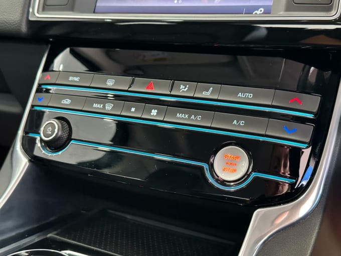 2025 Jaguar Xe