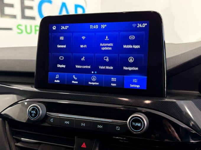 2025 Ford Kuga