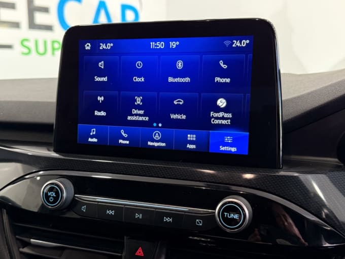 2025 Ford Kuga