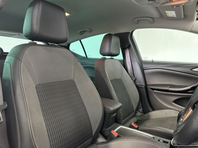 2025 Vauxhall Astra