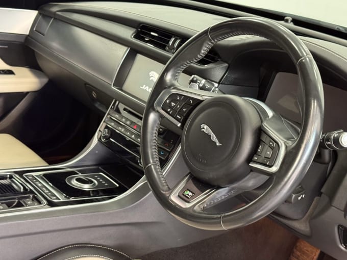 2025 Jaguar Xf