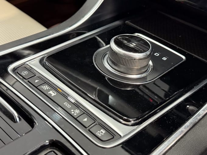2025 Jaguar Xf