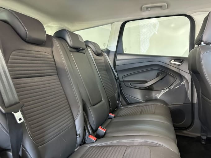 2025 Ford Kuga