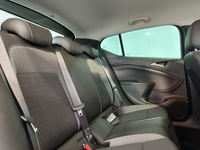 2025 Vauxhall Astra