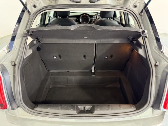 2025 Mini Hatch