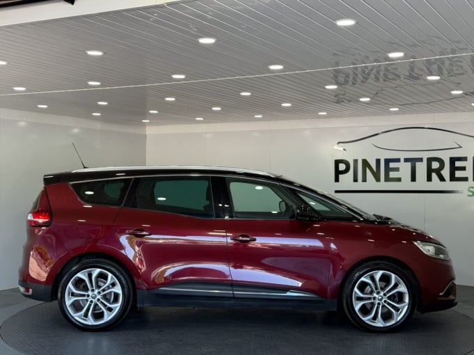 2025 Renault Grand Scenic