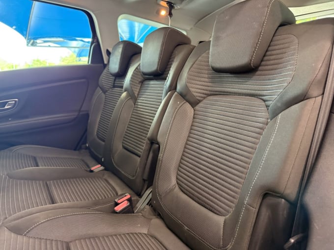 2025 Renault Grand Scenic