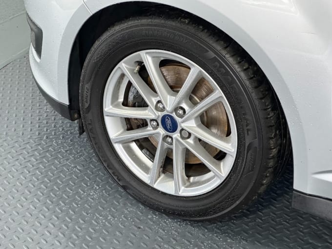 2025 Ford Grand C-max