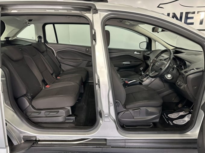 2025 Ford Grand C-max