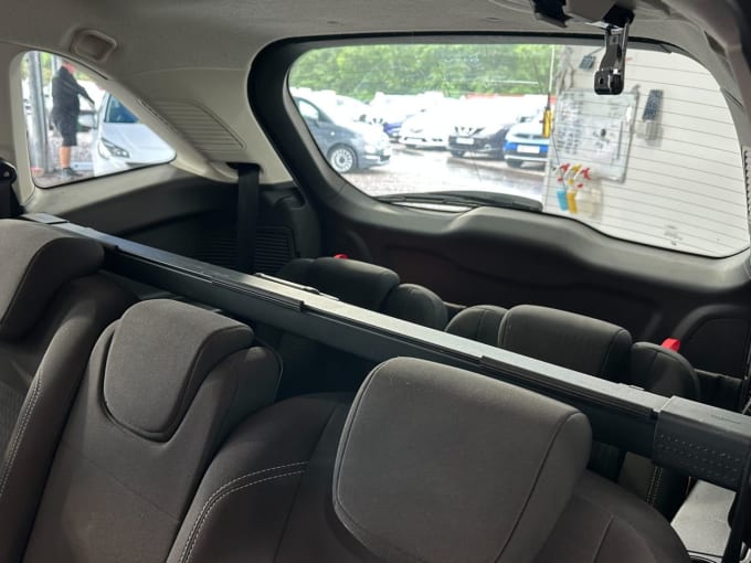 2025 Ford Grand C-max